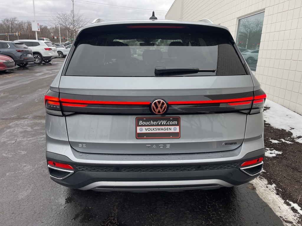 2025 Volkswagen Taos SE photo 3