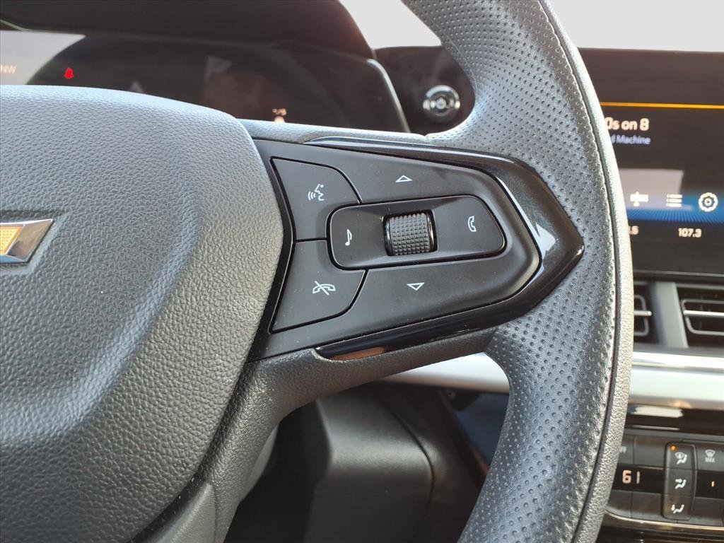 2025 Chevrolet Trax LT photo 21