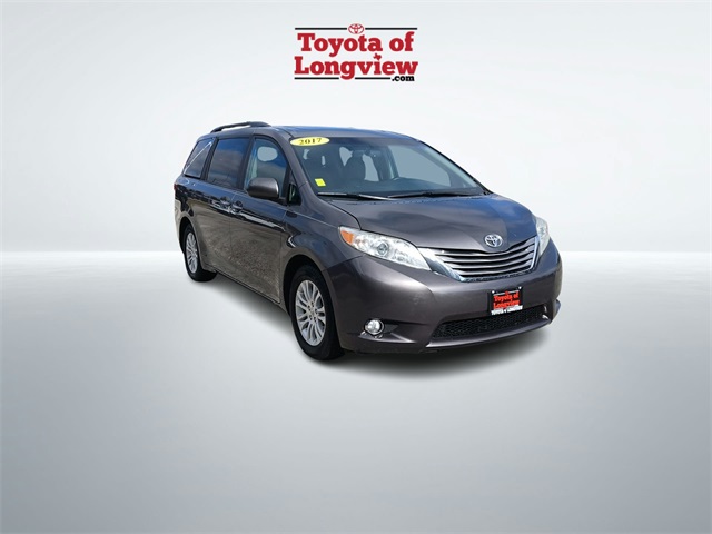 2017 Toyota Sienna XLE's photo