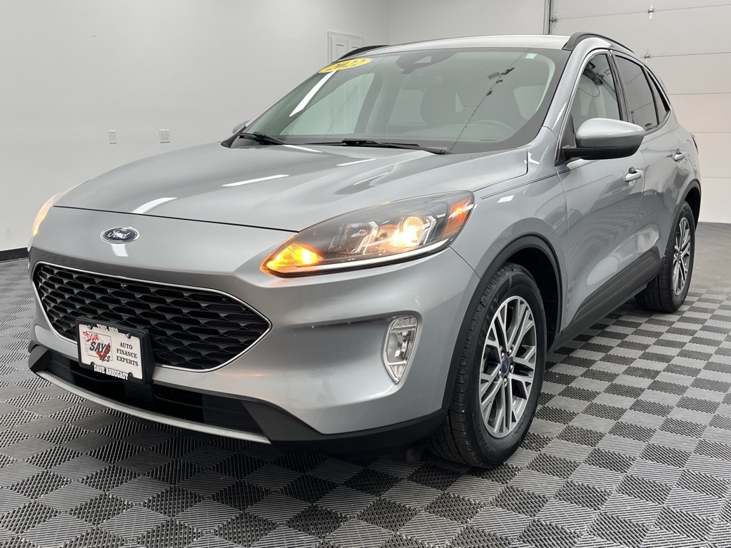 2022 Ford Escape SEL photo 17