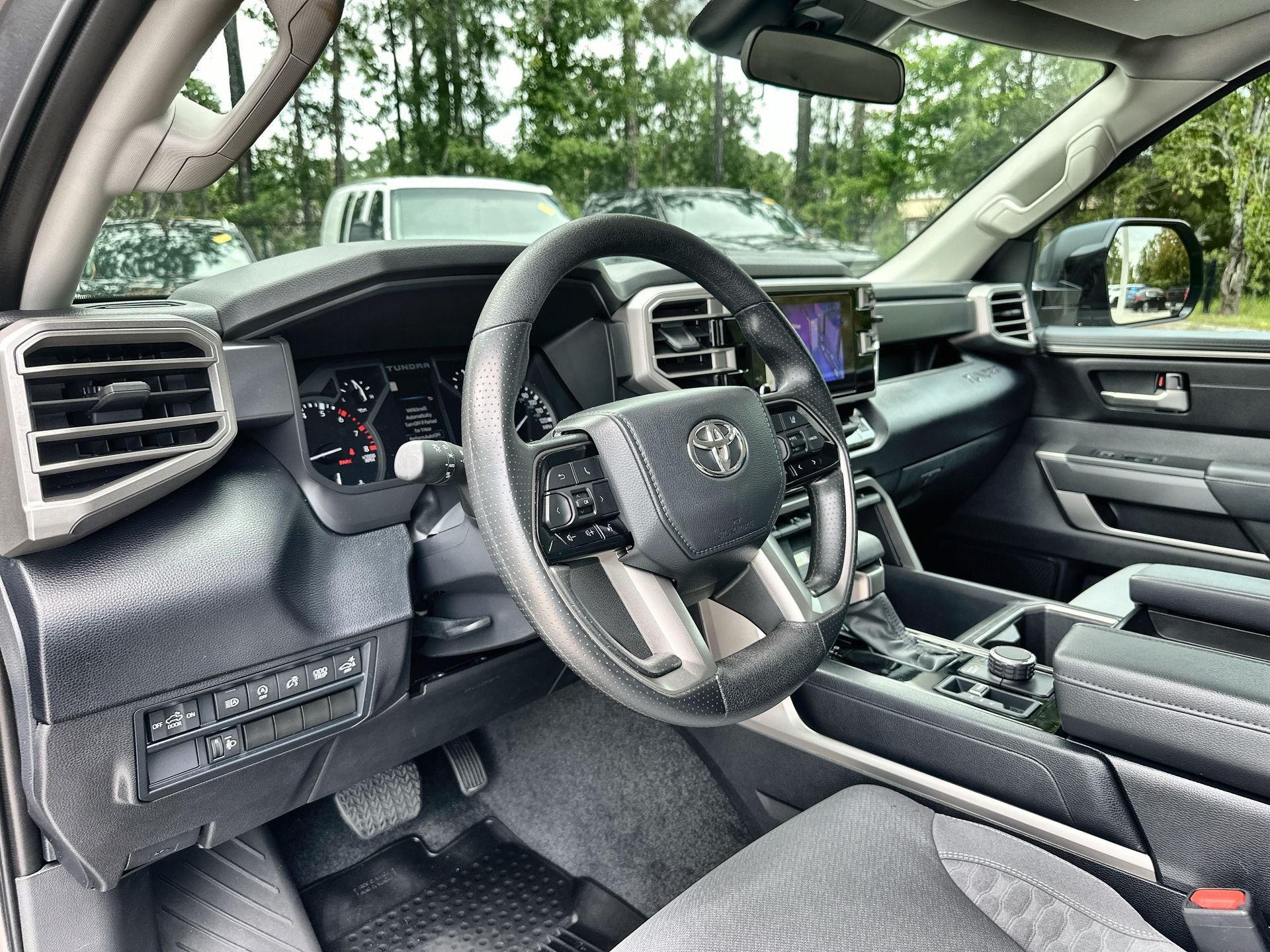 2024 Toyota Tundra SR5 photo 10