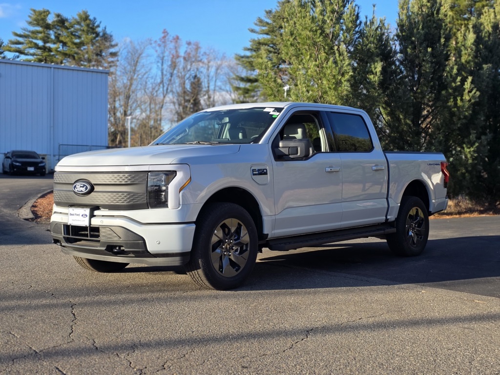 2025 Ford F-150 Lightning photo 2
