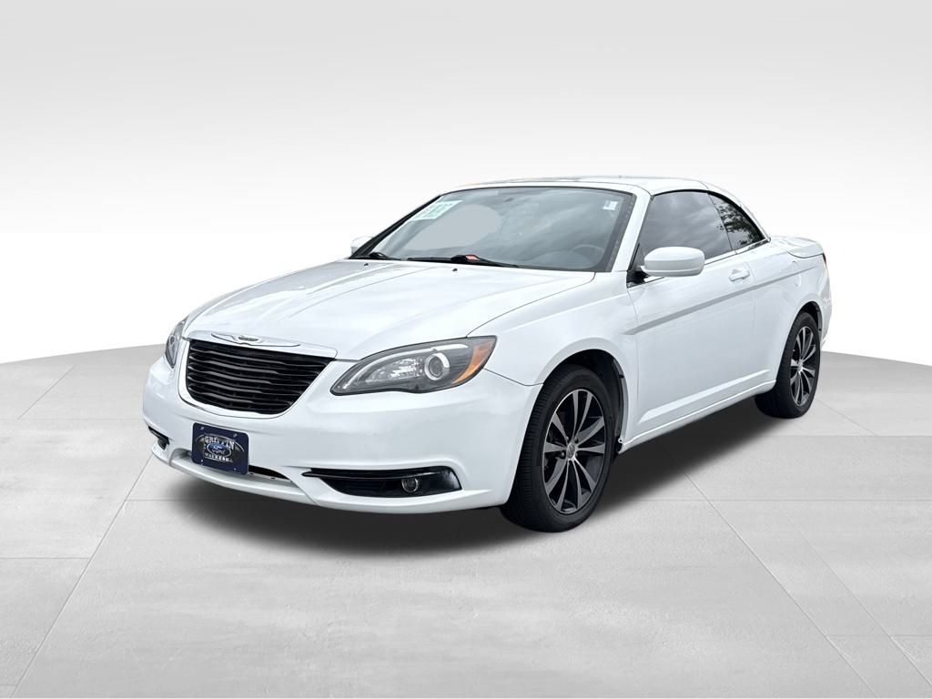 2012 Chrysler 200 S photo 3