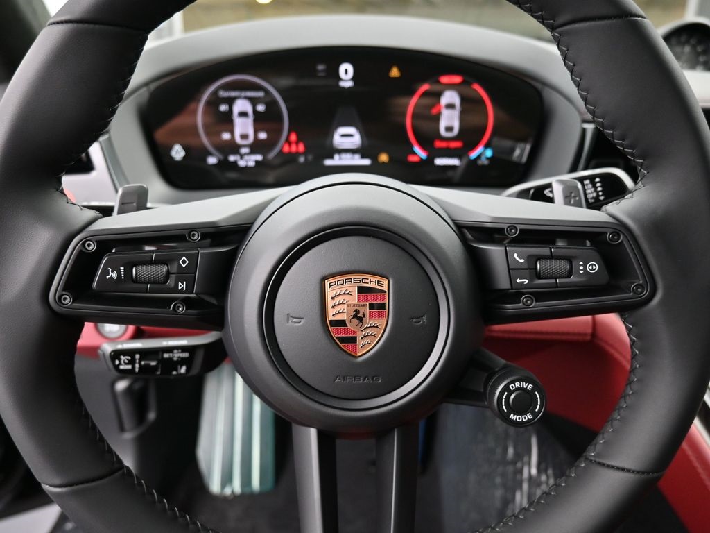 2026 Porsche Panamera GTS photo 23