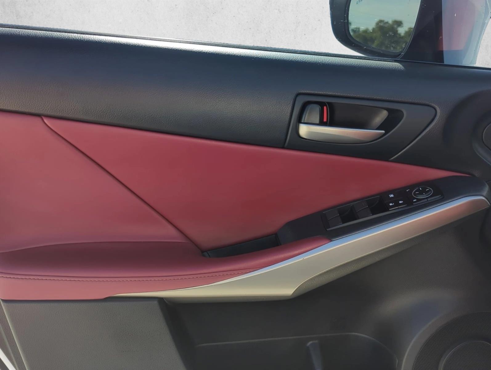 2020 Lexus IS 300 F SPORT photo 9