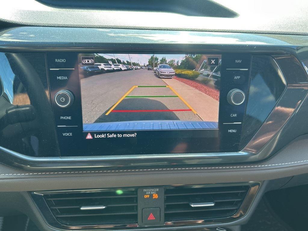 2022 Volkswagen Taos SEL photo 15