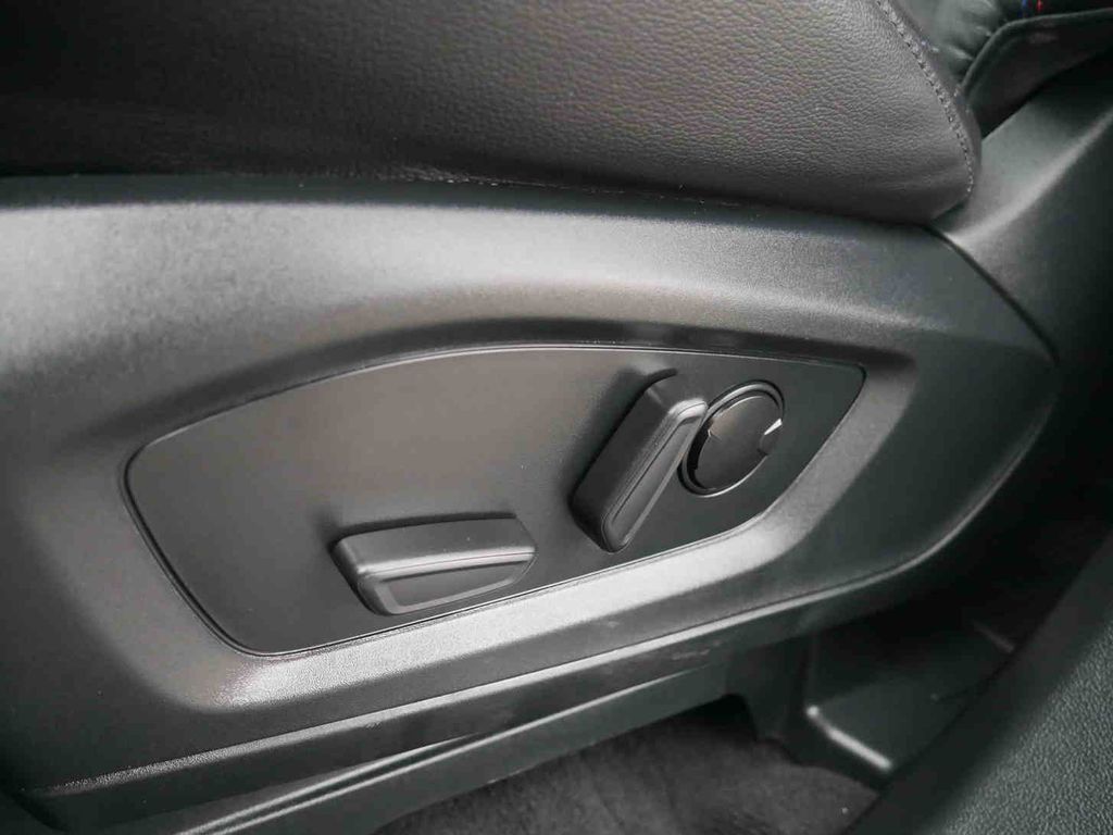 2024 Ford Explorer ST photo 32