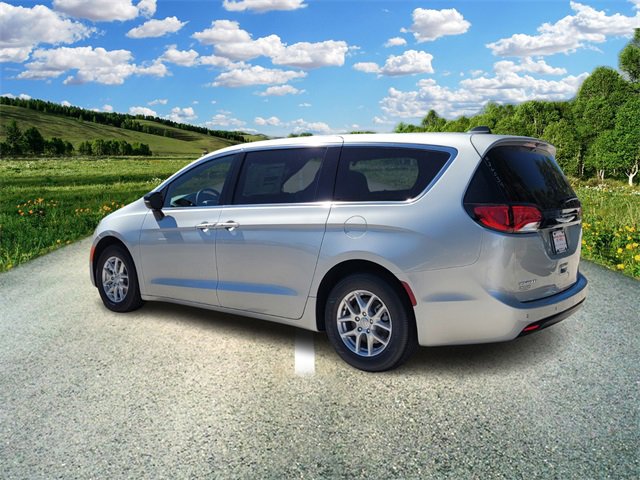 2026 Chrysler Voyager LX photo 3