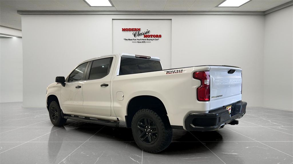 2024 Chevrolet Silverado Trail Boss LT photo 3