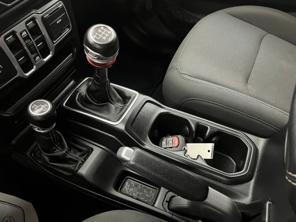 2018 Jeep Wrangler Unlimited Sahara photo 27