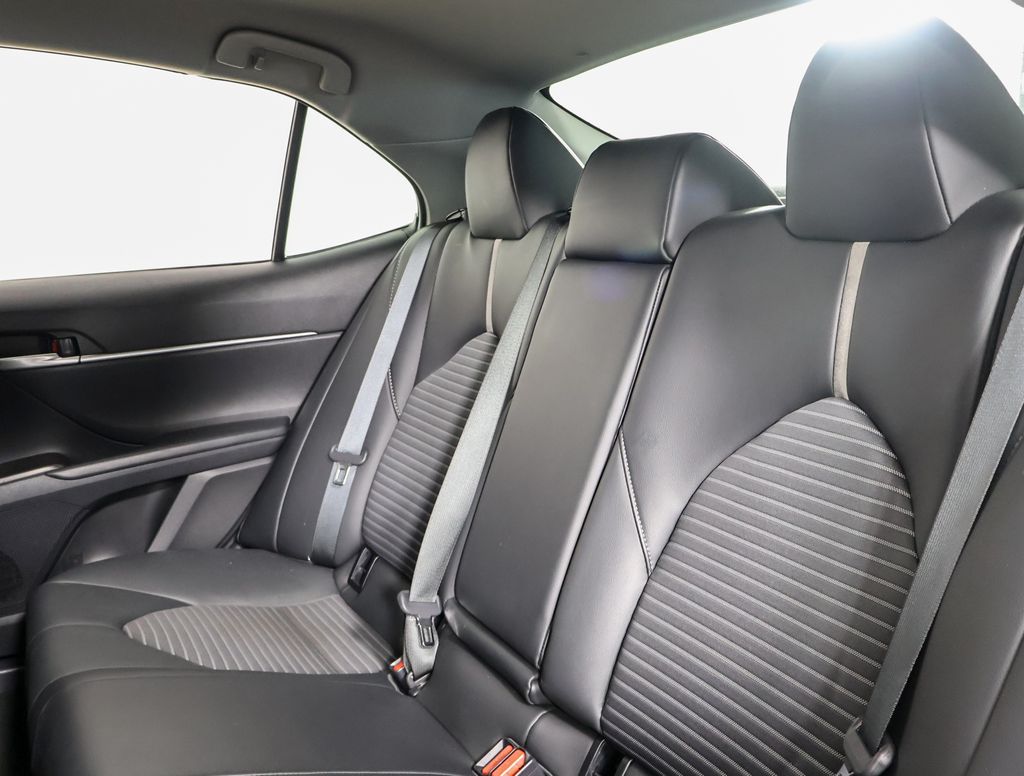 2023 Toyota Camry SE photo 14