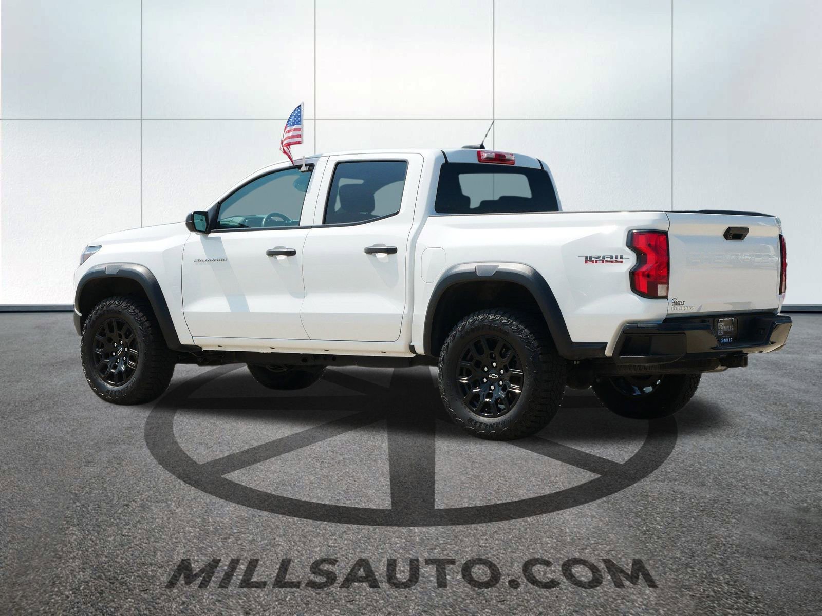 2024 Chevrolet Colorado Trail Boss photo 2