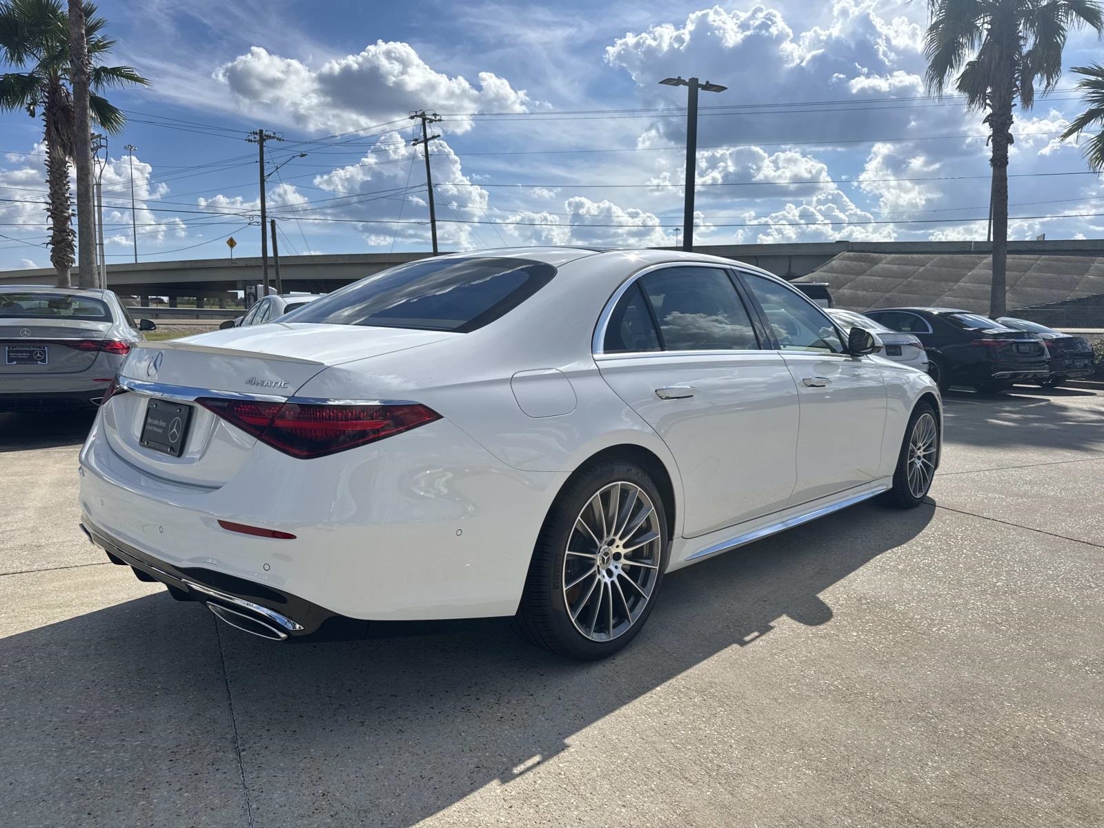 2026 Mercedes Benz S 580e 4MATIC photo 3
