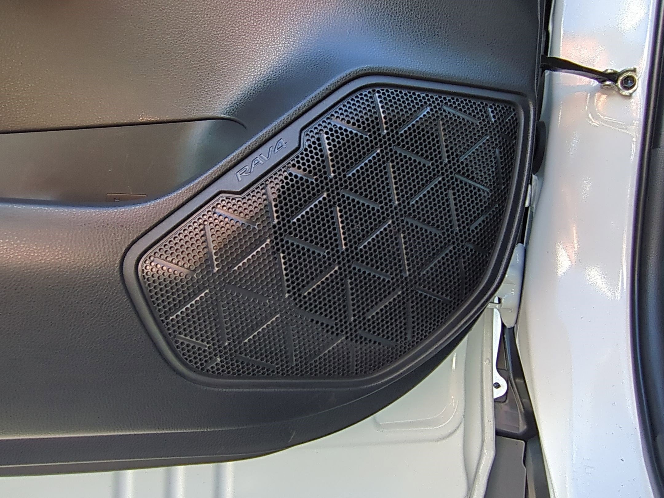 2024 Toyota RAV4 Hybrid LE photo 12