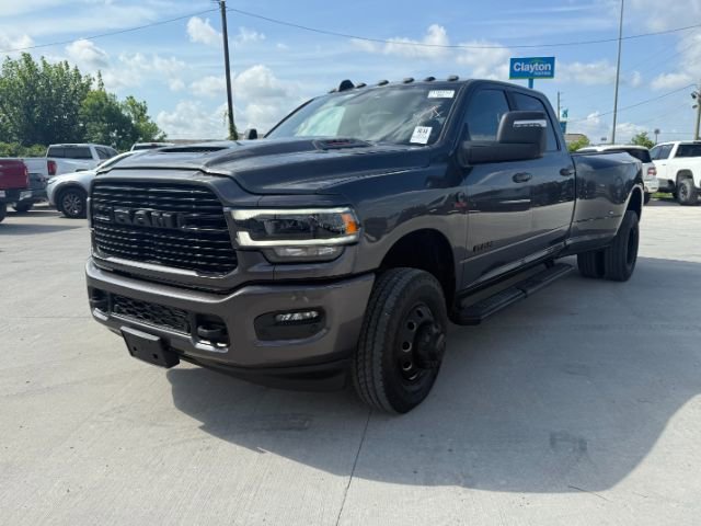2024 RAM Ram 3500 Pickup Laramie's photo