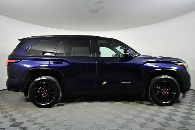 2023 Toyota Sequoia SR5 photo 14