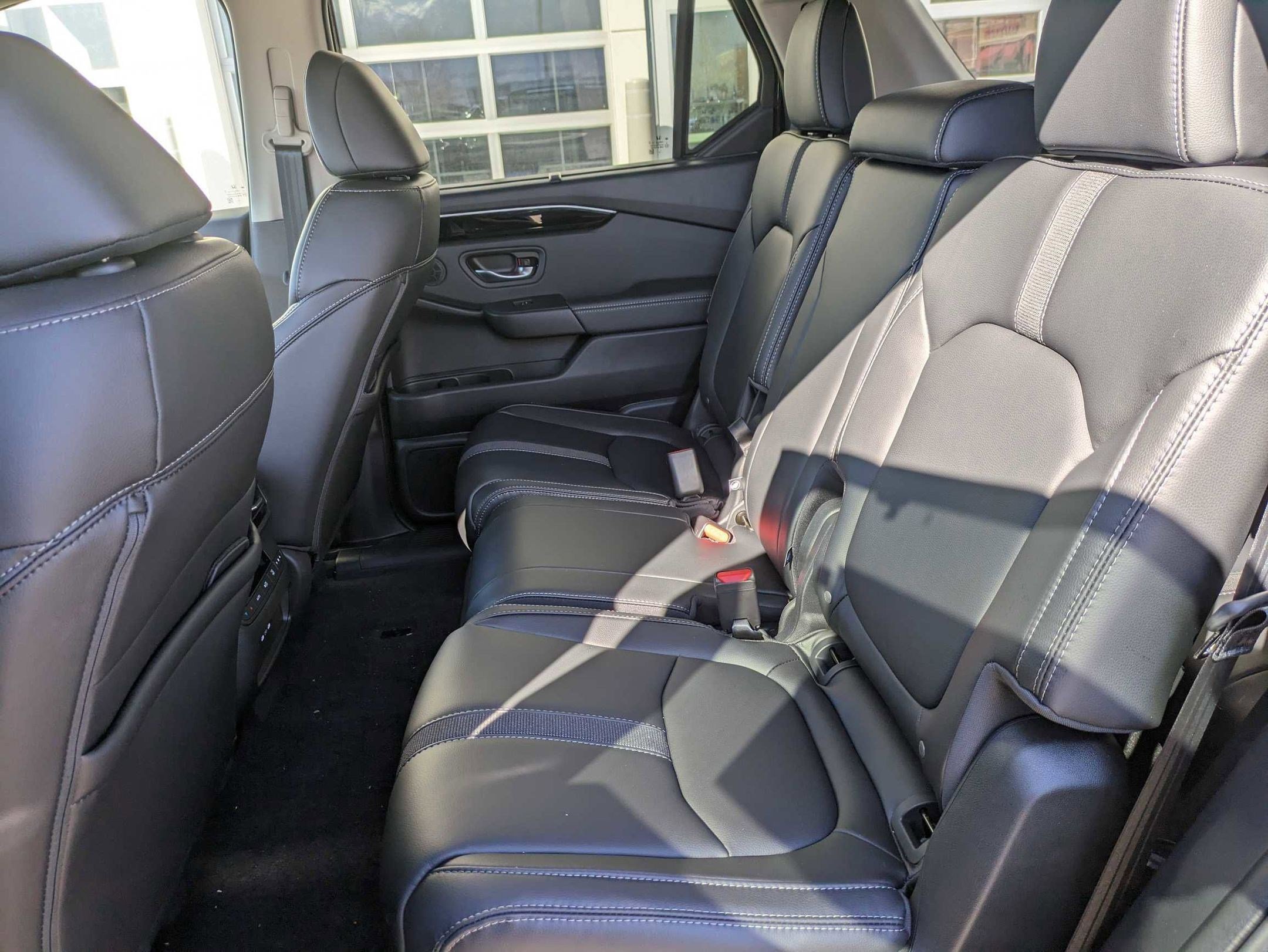 2025 Honda Pilot Touring photo 14