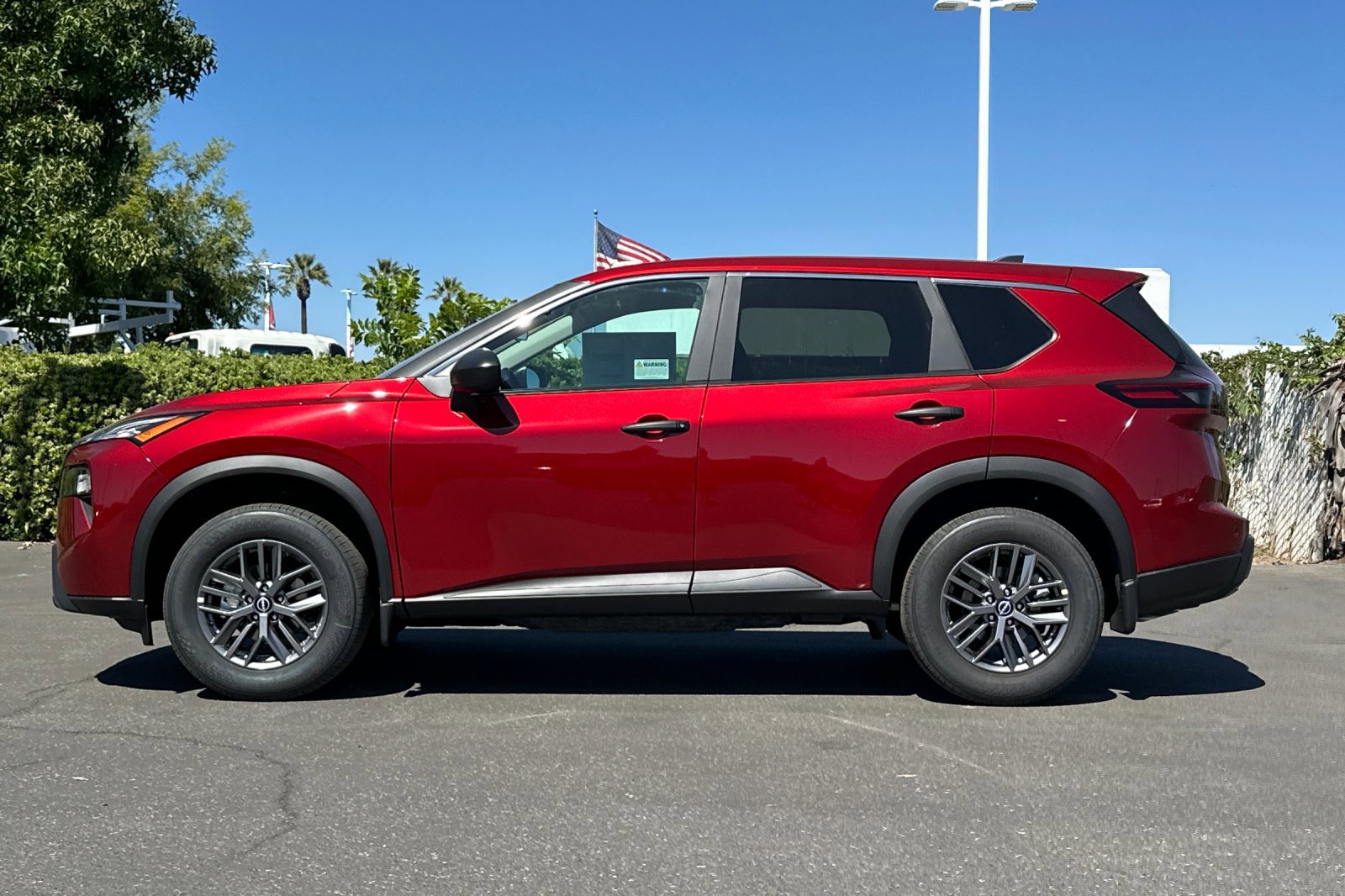 2026 Nissan Rogue S photo 3