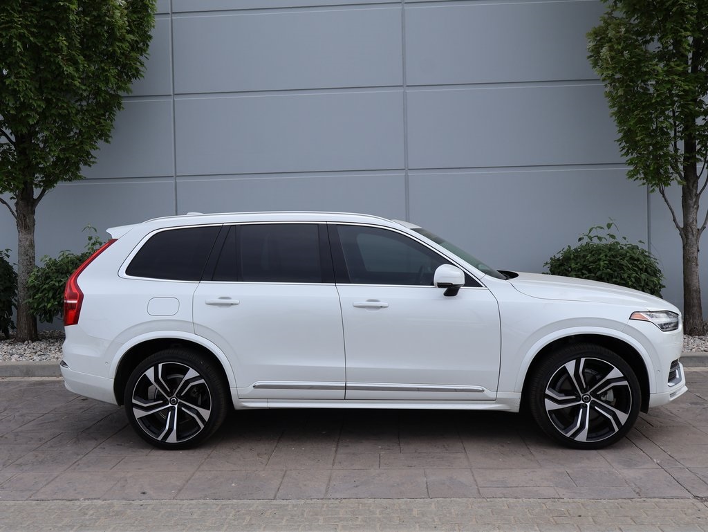 2025 Volvo XC90 AWD photo 2