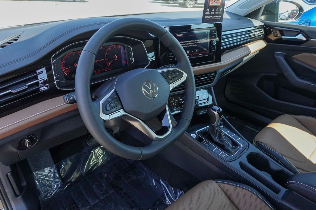 2025 Volkswagen Jetta 1.5T SEL photo 9