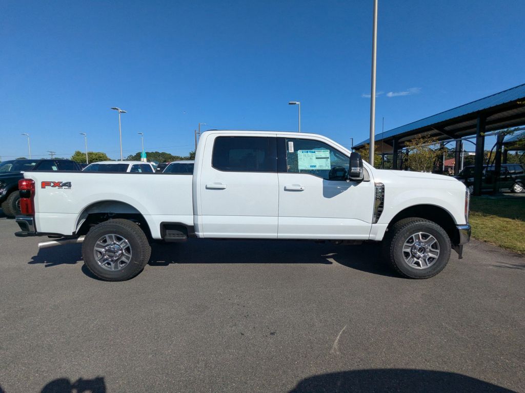 2026 Ford F-250 Lariat photo 2