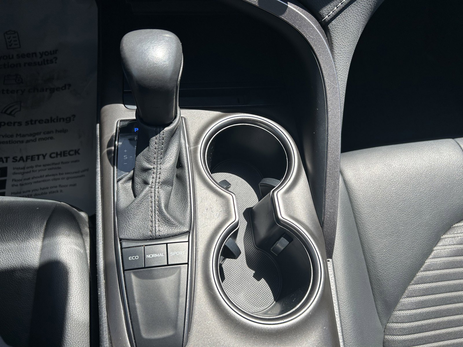 2023 Toyota Camry SE photo 13
