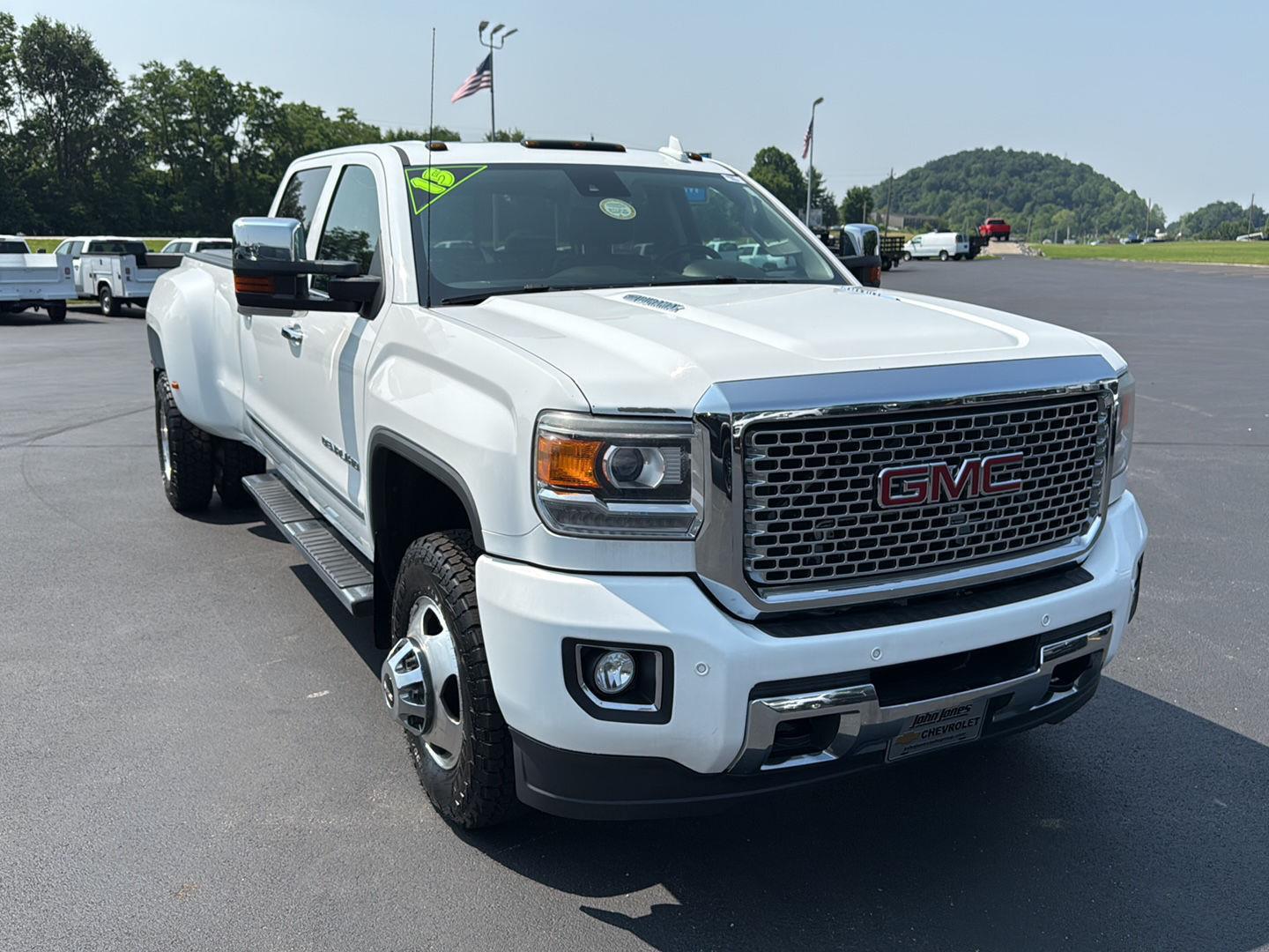 2015 Gmc Sierra Denali photo 2