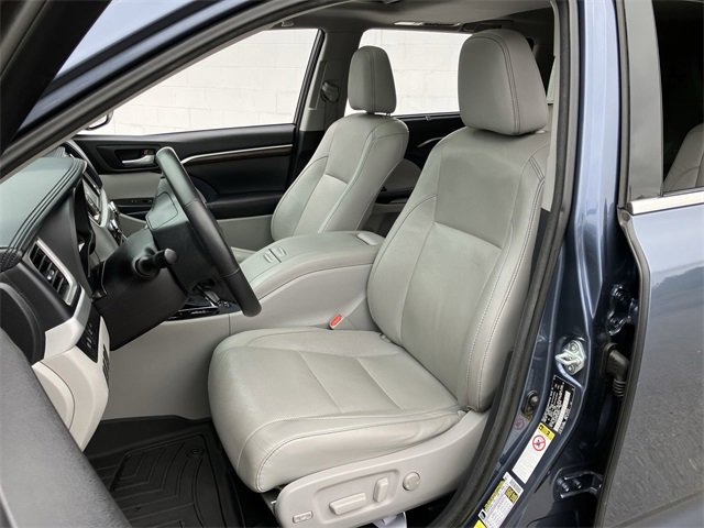 2015 Toyota Highlander Base Hybrid photo 12