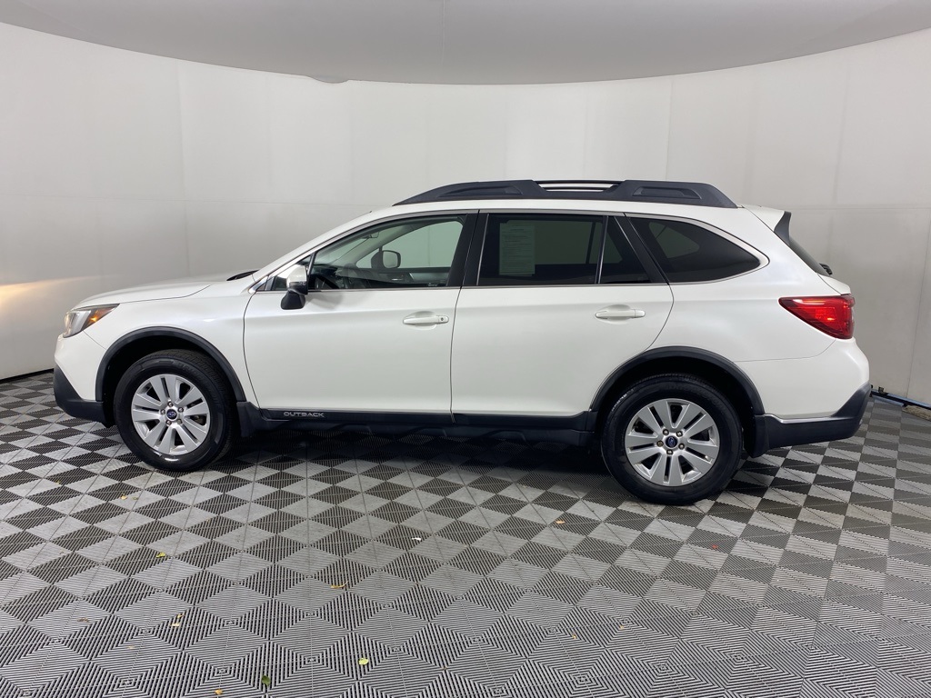 2019 Subaru Outback 2.5i Premium photo 6