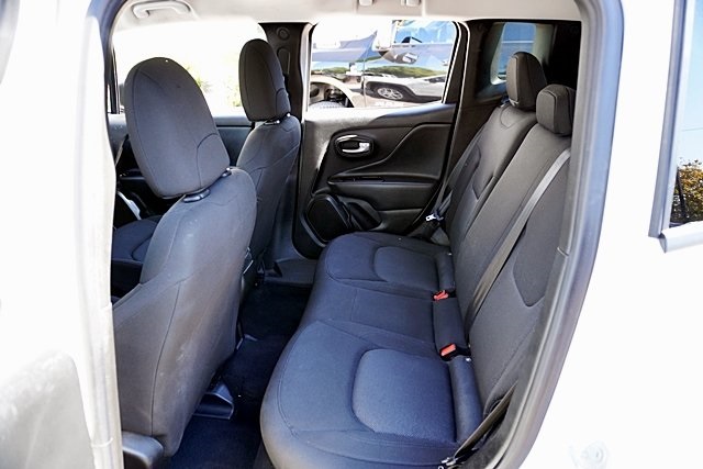 2023 Jeep Renegade Latitude Upland photo 15