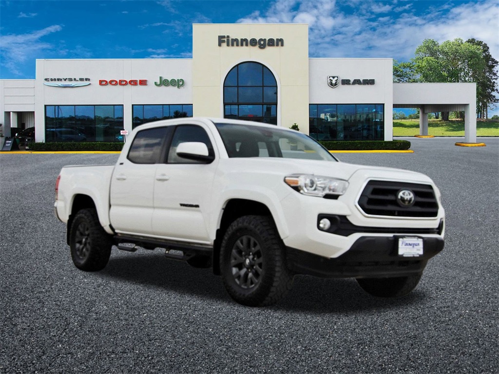 2023 Toyota Tacoma SR5's photo