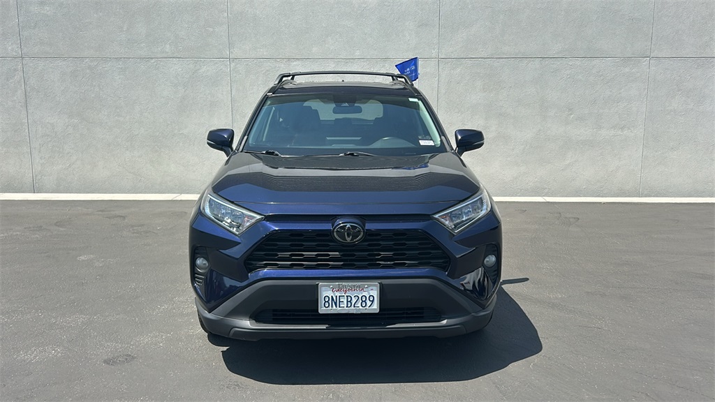 2019 Toyota RAV4 XLE photo 2