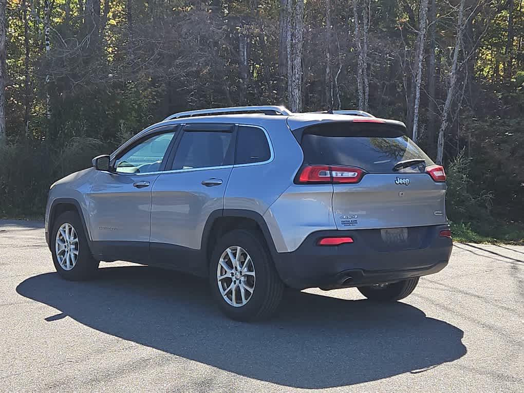 2016 Jeep Cherokee Latitude photo 3