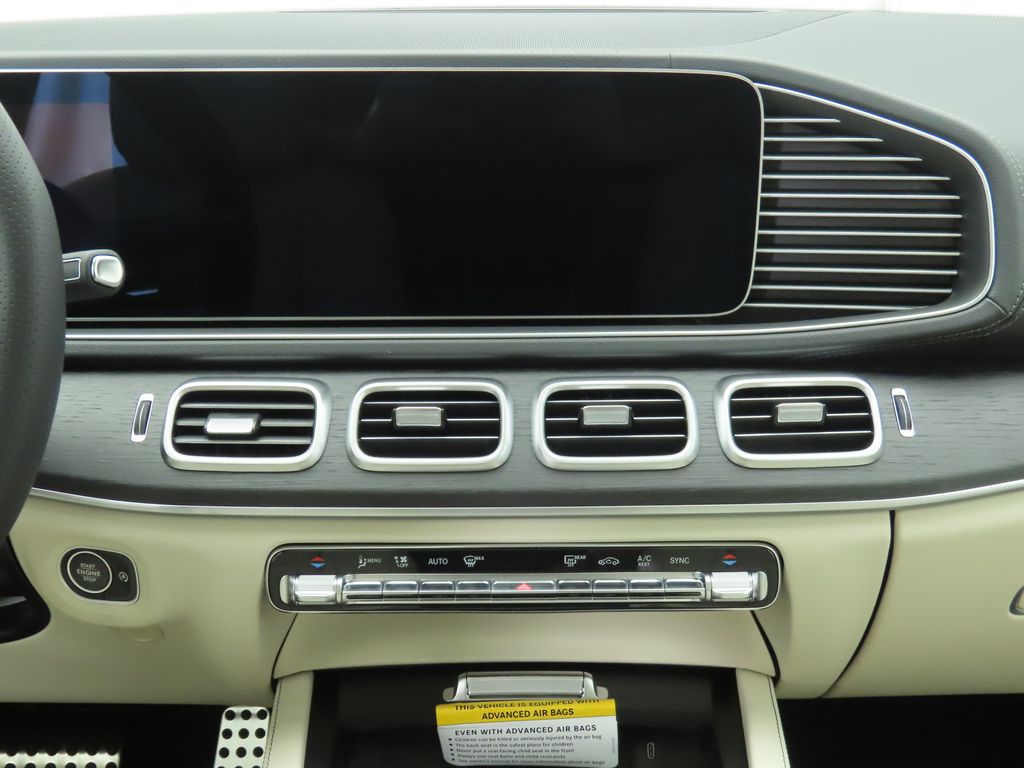2025 Mercedes Benz GLS 450 4MATIC photo 13