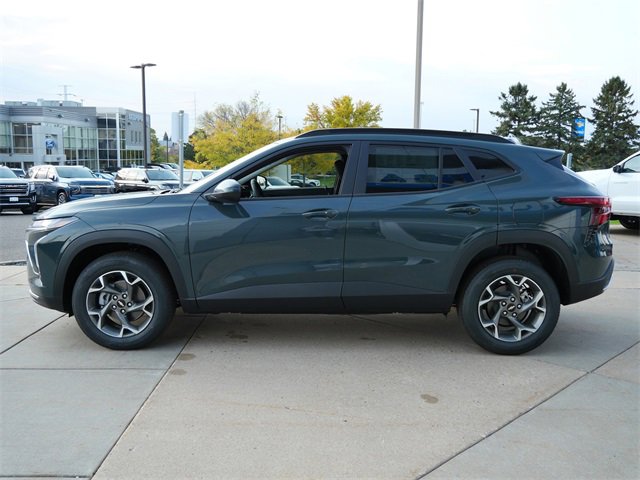 2026 Chevrolet Trax LT photo 4