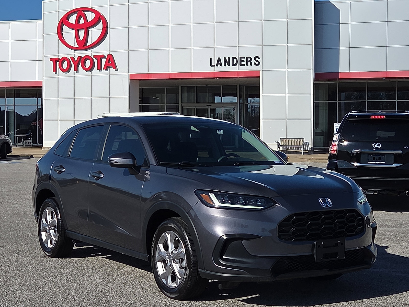 2025 Honda HR-V LX's photo