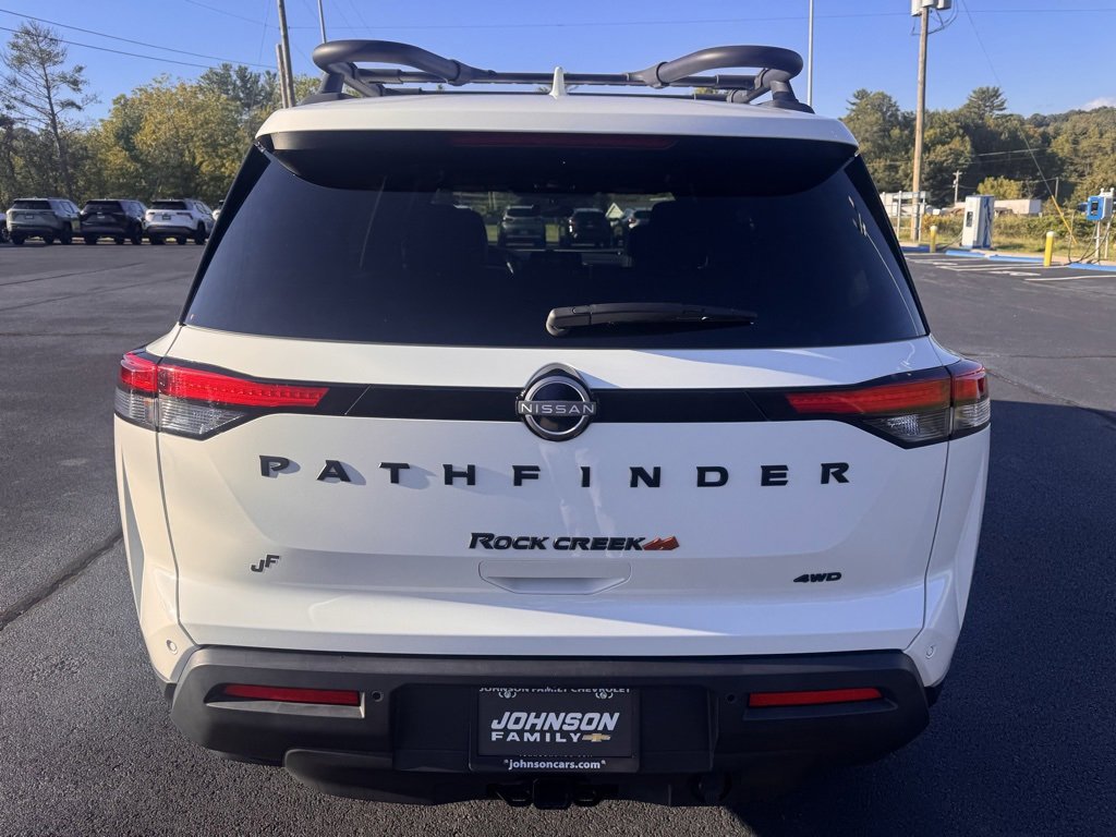 2024 Nissan Pathfinder Rock Creek photo 3