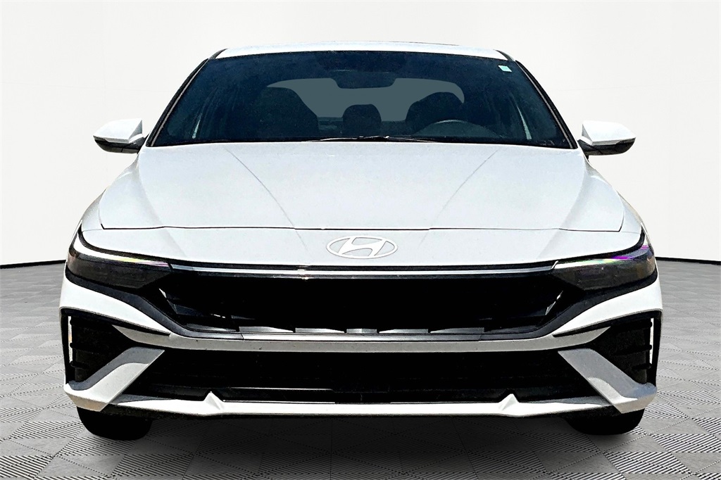 2025 Hyundai Elantra Hybrid Limited photo 3