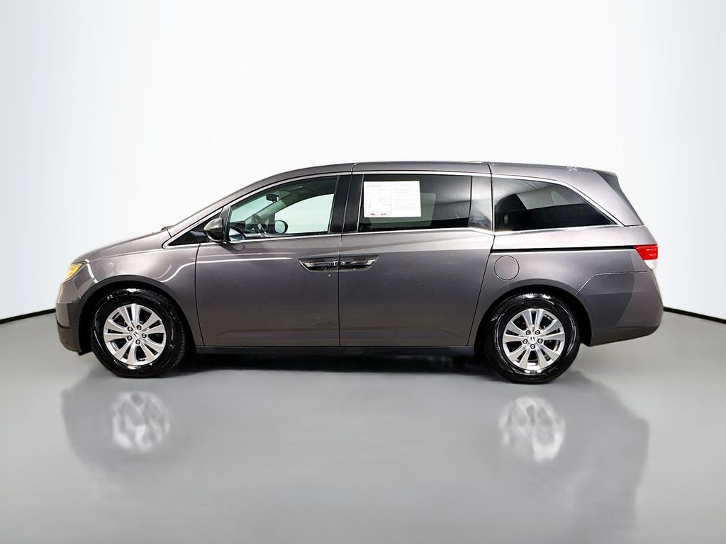 2016 Honda Odyssey SE photo 4