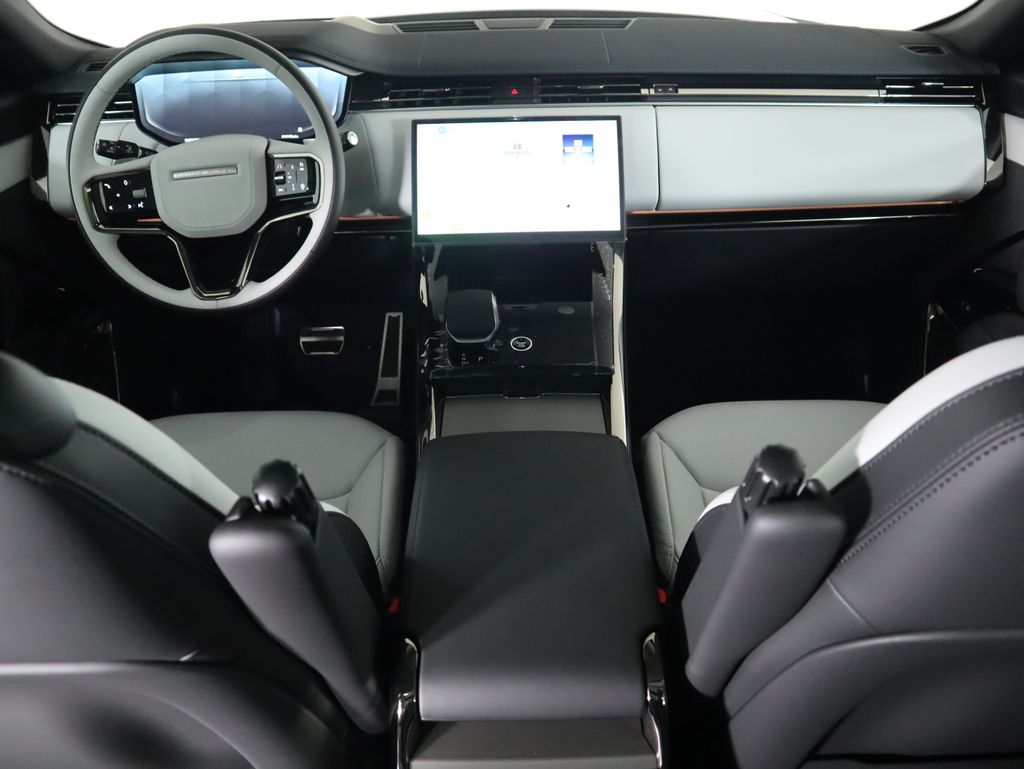 2025 Land Rover Range Rover Sport SE photo 12