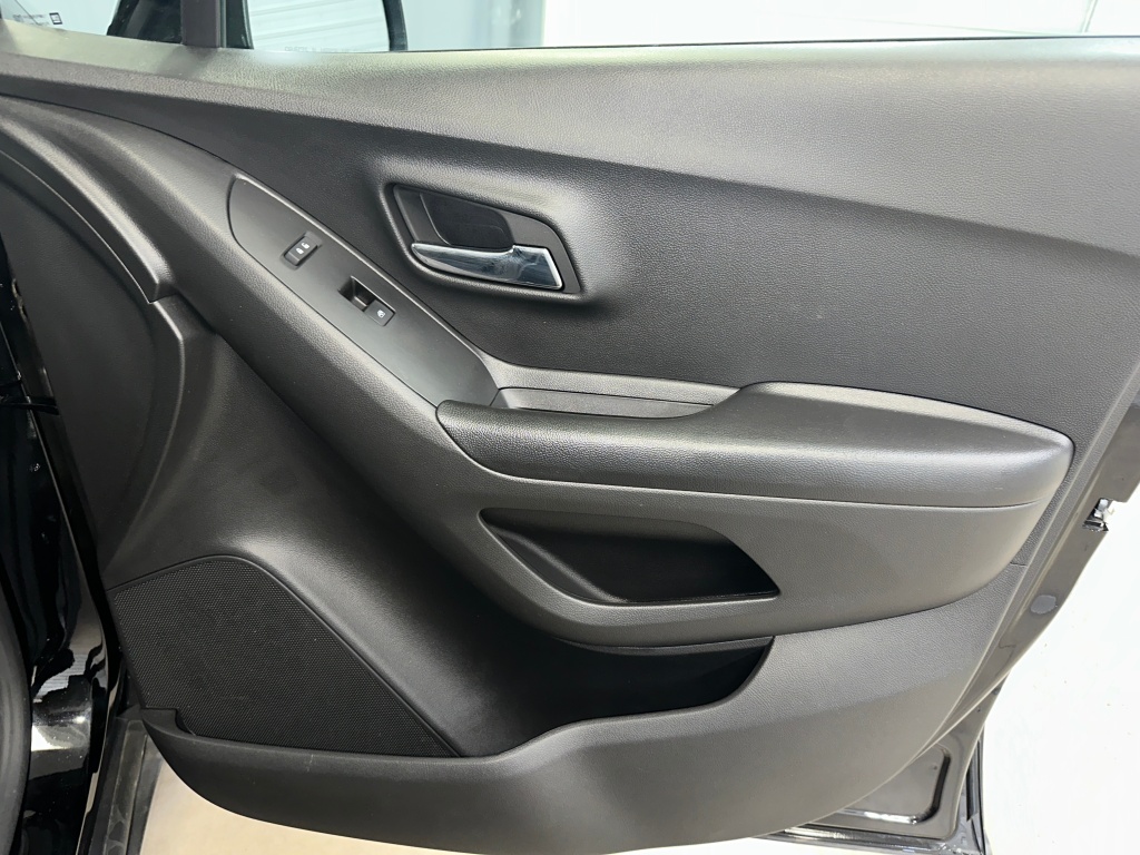 2022 Chevrolet Trax LT photo 26