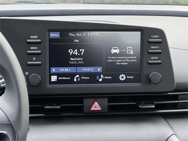 2025 Hyundai Elantra SEL Sport photo 3