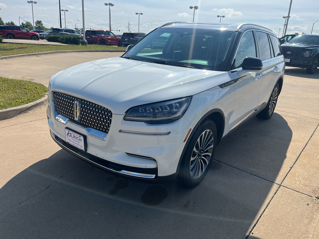 2023 Lincoln Aviator Standard photo 3
