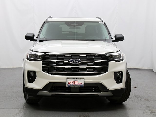 2026 Ford Explorer photo 4