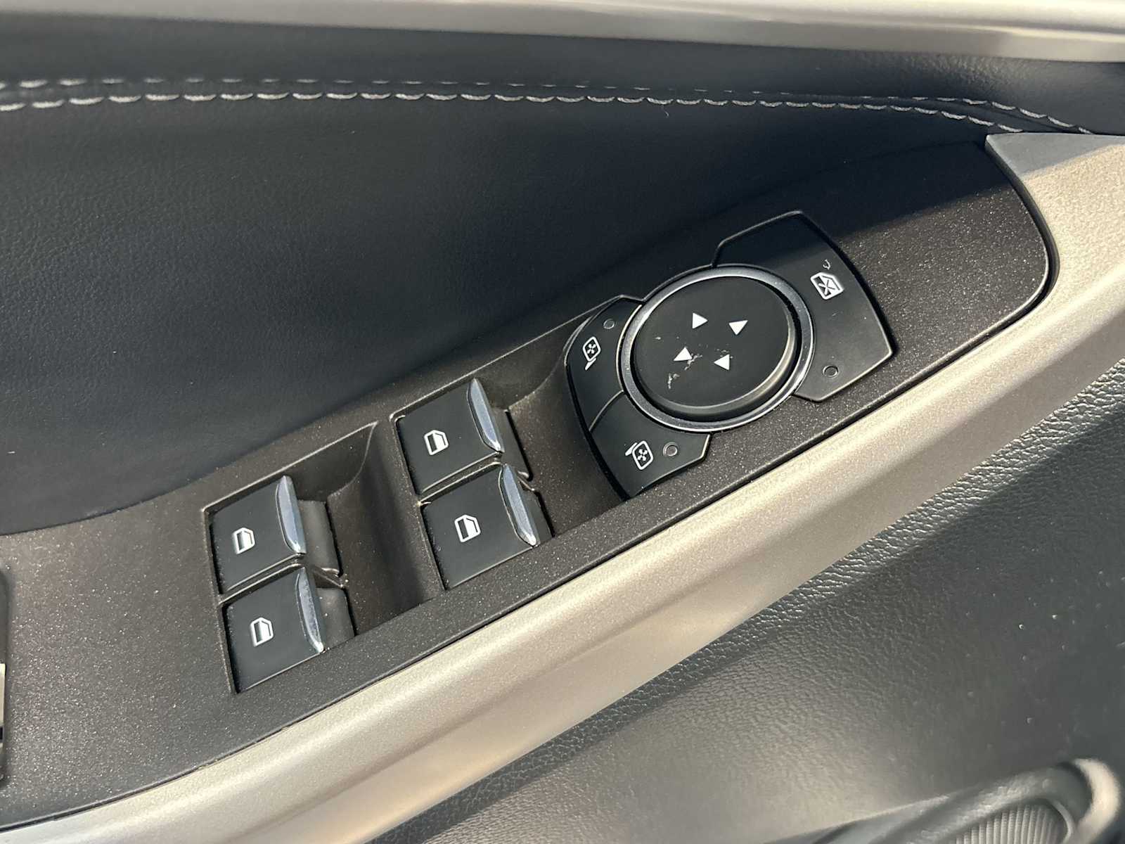 2023 Ford Explorer XLT photo 22
