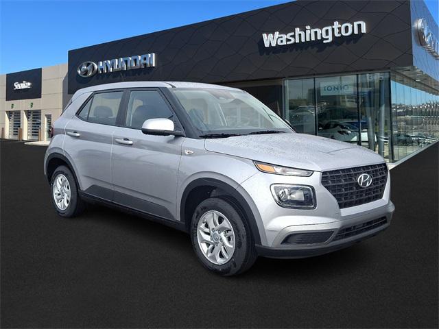 2026 Hyundai Venue SE's photo