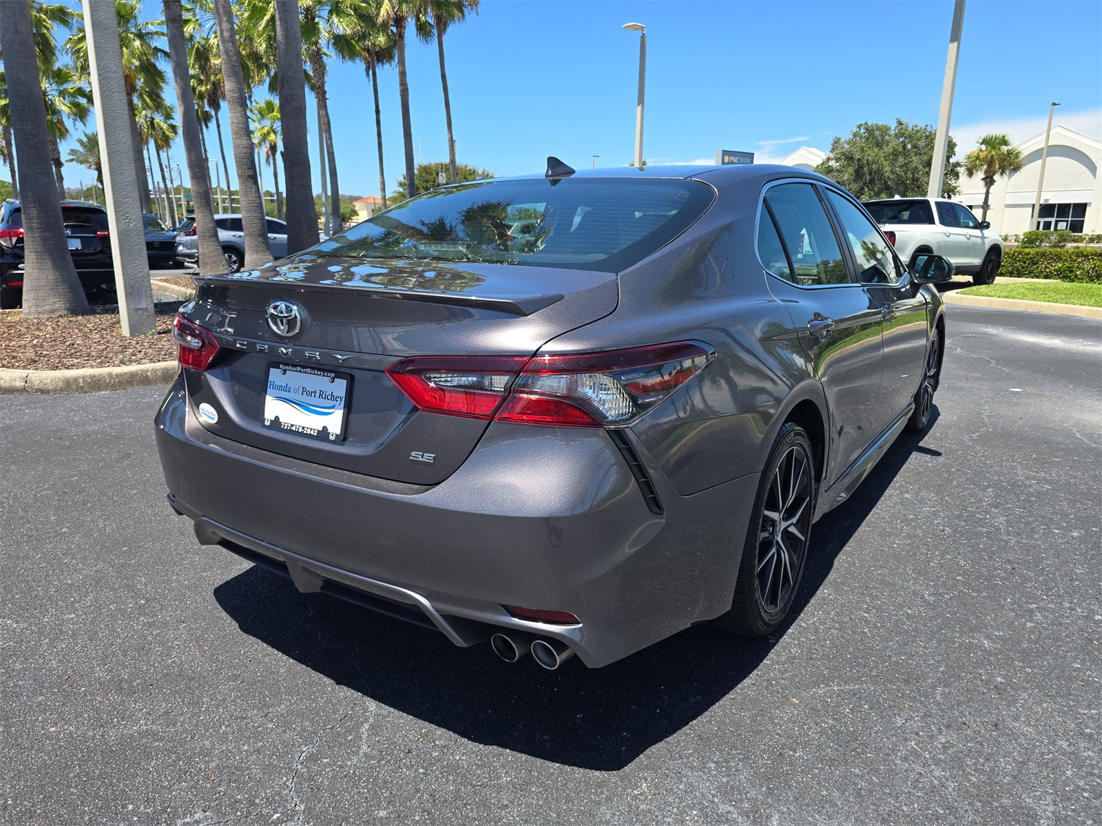 2023 Toyota Camry SE photo 4