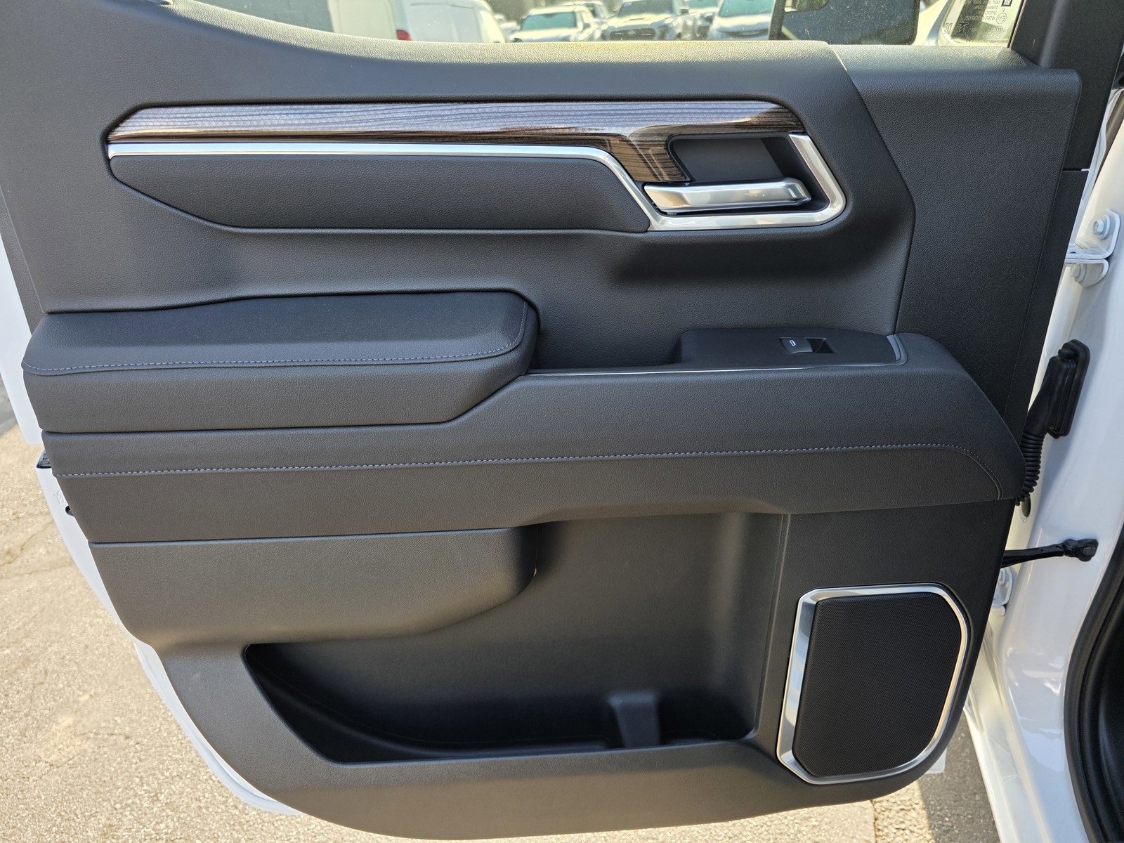 2025 Chevrolet Silverado 1500 LT photo 13
