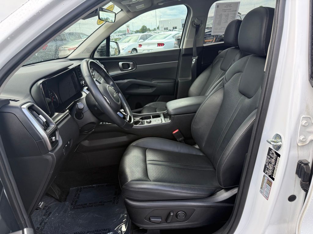 2023 Kia Sorento S photo 4