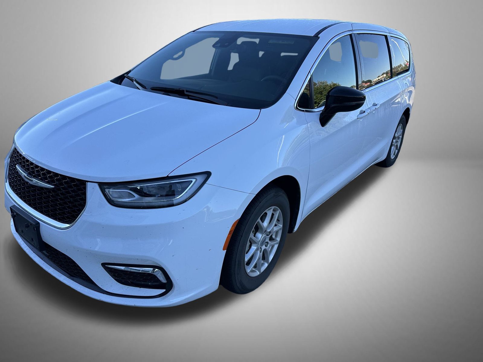 2025 Chrysler Pacifica photo 3